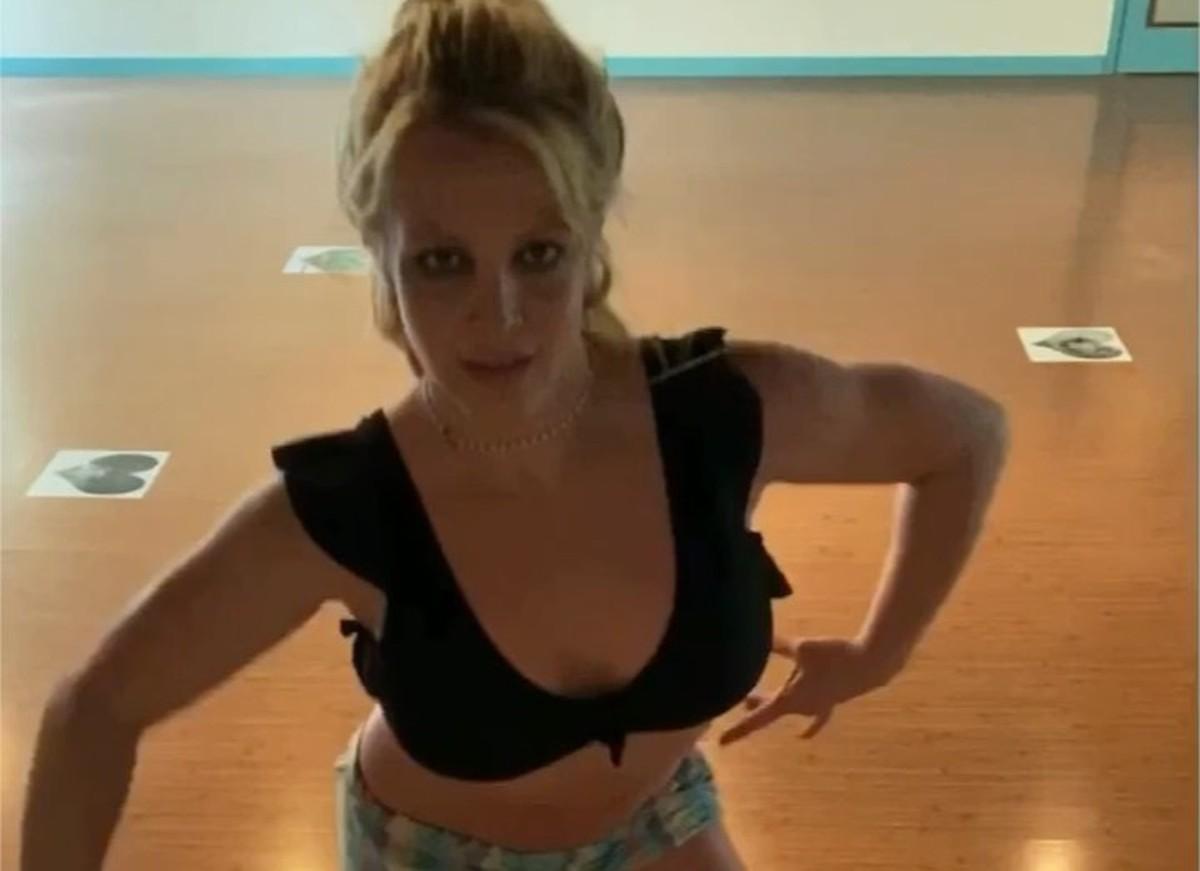 Britney comemorou o fim da tutela em grande estilo