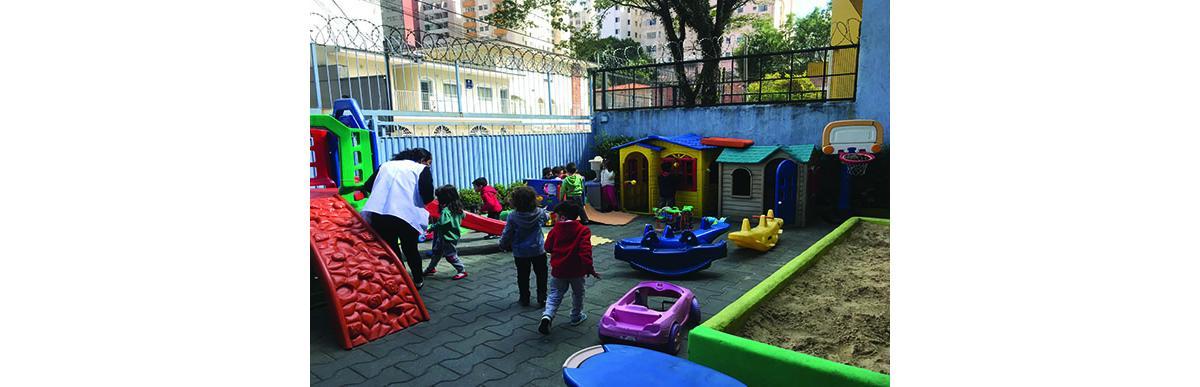 Todos aprendem brincando, da melhor forma possível (Foto: Jennifer Detlinger)