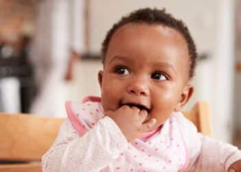 Falta de sorriso no bebê: o que isso pode indicar sobre o desenvolvimento infantil