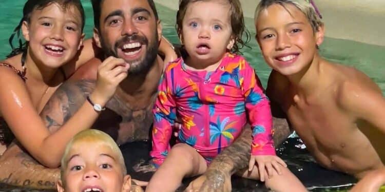 Pedro Scooby com os filhos Dom, Liz, Bem e Aurora / Foto: (Reprodução/Instagram)