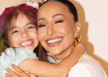 Sabrina Sato e Nicolas Prattes comemoram aniversário de 6 anos de Zoe