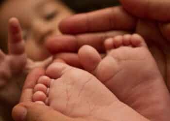 Primeira dentição: como ajudar seu bebê a passar por essa fase com mais conforto