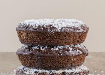 Bolinhos de chocolate com coco: saiba como fazer essa sobremesa prática