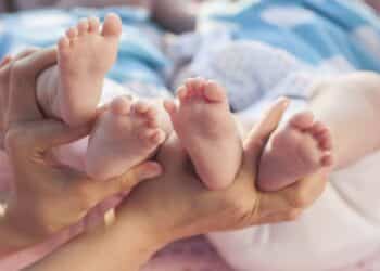 Gestação gemelar: saiba o que é, quando acontece e quais os riscos