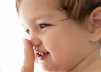 Lavagem nasal em bebês: como ela pode ajudar seu filho e como fazer