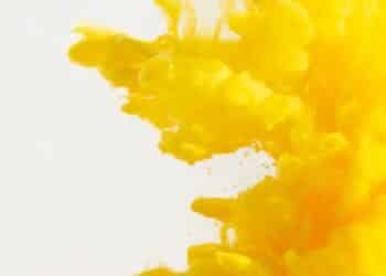 Muco na urina é normal? Descubra causas e sinais de alerta