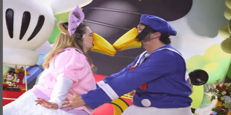 Viih Tube e Eliezer se fantasiam de Pato Donald e Margarida em mêsversário de 2 meses de Ravi / Foto: (Reprodução/Instagram)