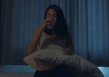 Por que você acorda assustado de madrugada?