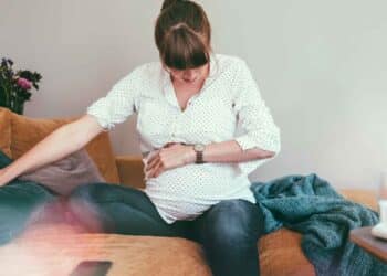 Barriga dura na gravidez: o que significa e quando se preocupar?