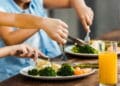 A alimentação vegana na infância é um caminho seguro e saudável?