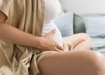 Dor pélvica na gravidez é normal? Saiba as causas e como aliviar