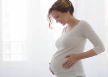 Qual é o significado de sonhar que está grávida?