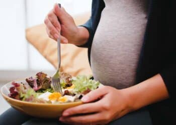 Alimentos proibidos na gravidez: o que evitar para proteger seu bebê