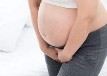 Por que a frequência urinária aumenta durante a gravidez?