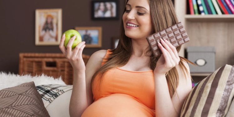 Mito ou verdade: Desejar doces na gravidez significa que o bebê é menina?