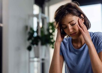 “Eu deixei minha amiga segurar meu bebê – e ela me deixou muito desconfortável”