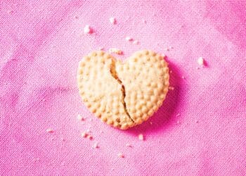 Anticoncepcionais hormonais e seus efeitos no relacionamento: como isso pode influenciar a atração