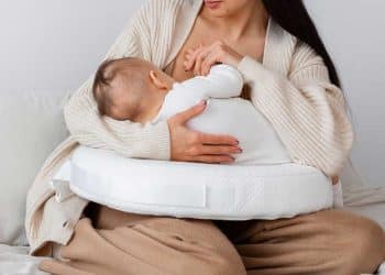 Amamentação sem sustos: como evitar engasgos do bebê