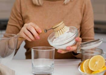 Bicarbonato de sódio na limpeza: truques simples e eficientes