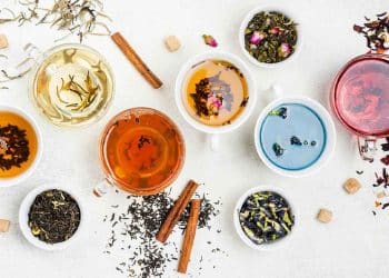 Chá para dor de cabeça: 10 opções naturais para aliviar o incômodo