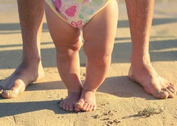 Dia de praia com bebê: dicas para um passeio seguro e divertido