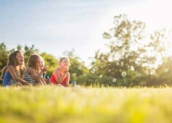 Dia da Amizade: frases para emocionar seus amigos