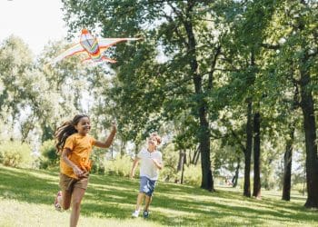 Explore 2 cidades cheias de diversão ao ar livre para as crianças