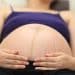 Coçar a barriga durante a gravidez causa estrias?