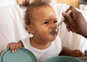 Introduzir amendoim na alimentação dos bebês pode evitar alergias? Veja o que diz a ciência