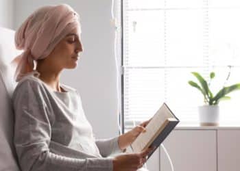 Fevereiro Laranja: avanços no combate à leucemia trazem esperança aos pacientes