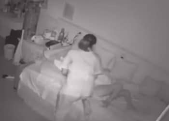 Criança com distúrbio raro tem o braço quebrado por cuidadora