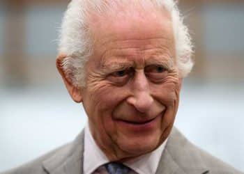 Rei Charles tem relação conturbada com seus netos, diz site