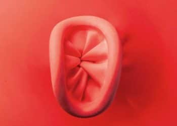 Umbigo saltado na gravidez: por que isso acontece e como lidar?