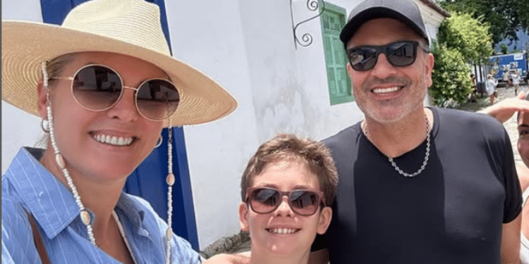 Ana Hickmann celebra 44 anos com Edu Guedes e o filho Alezinho em meio à natureza.