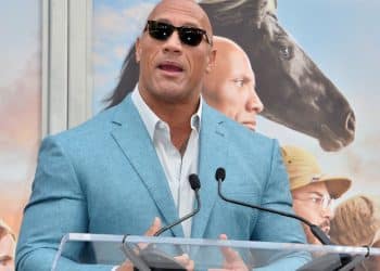 The Rock Como Você Nunca Viu! Dwayne Johnson é Transformado Pelas Filhas!