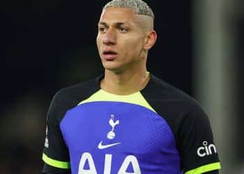 Richarlison e Amanda Araujo Revelam Gravidez e Chá Revelação em Londres!