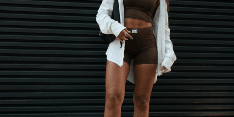 Treino com estilo! As roupas de academia que estão fazendo sucesso em 2025