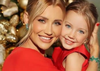 Ana Paula Siebert é avaliada pela filha de 4 anos: “Se brigar comigo, perde ponto”