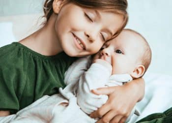 Nomes Femininos em Alta em 2025 – Beleza, História e Significado!