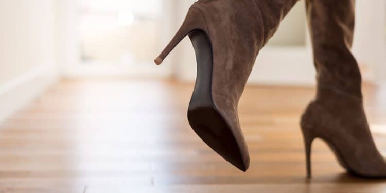Botas de Camurça: Como Usar, Cuidar e Arrasar no Look!