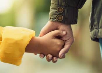 O pedido deste menino de 7 anos ao seu pai ocupado vai encher e partir seu coração