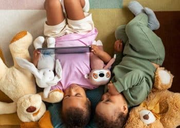 Crianças e telas: quando o uso vira vício? Saiba os sinais de alerta