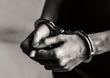 Filho de rainha é preso após graves acusações