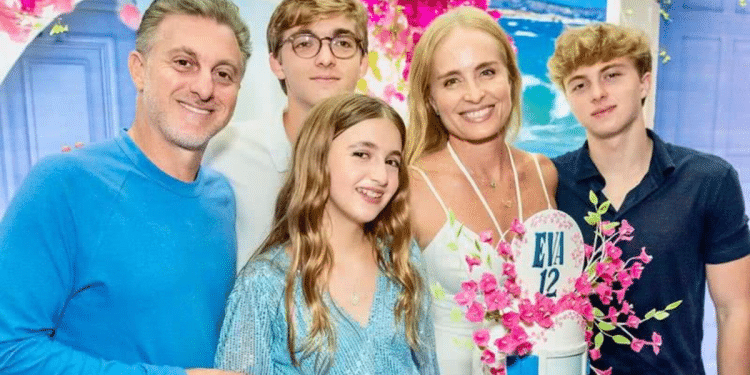 filhos de Luciano Huck e Angélica Se Destacam no Desfile das Campeãs no Carnaval 2025