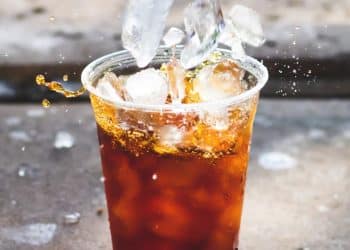 Pode tomar refrigerante na gravidez? Saiba qual é a quantidade recomendada