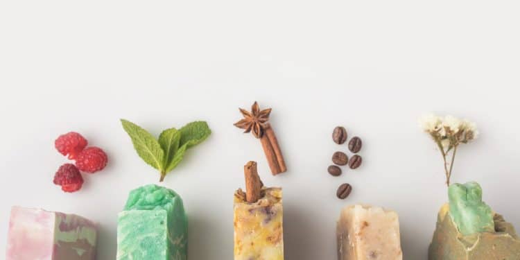 Banho dos sonhos com sabonetes perfumados que são puro luxo
