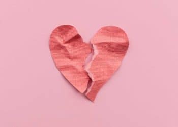 Síndrome do coração partido: entenda por que as mulheres são mais afetadas