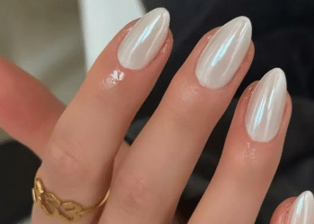 Manicures revelam os esmaltes mais populares do momento
