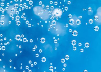 Como evitar afogamentos: cuidados essenciais com crianças em praias e piscinas