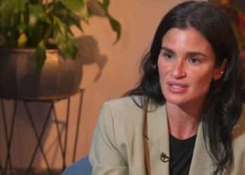 Atriz Carol Ribeiro fala sobre diagnóstico de Esclerose Múltipla; entenda por que a doença atinge mais mulheres